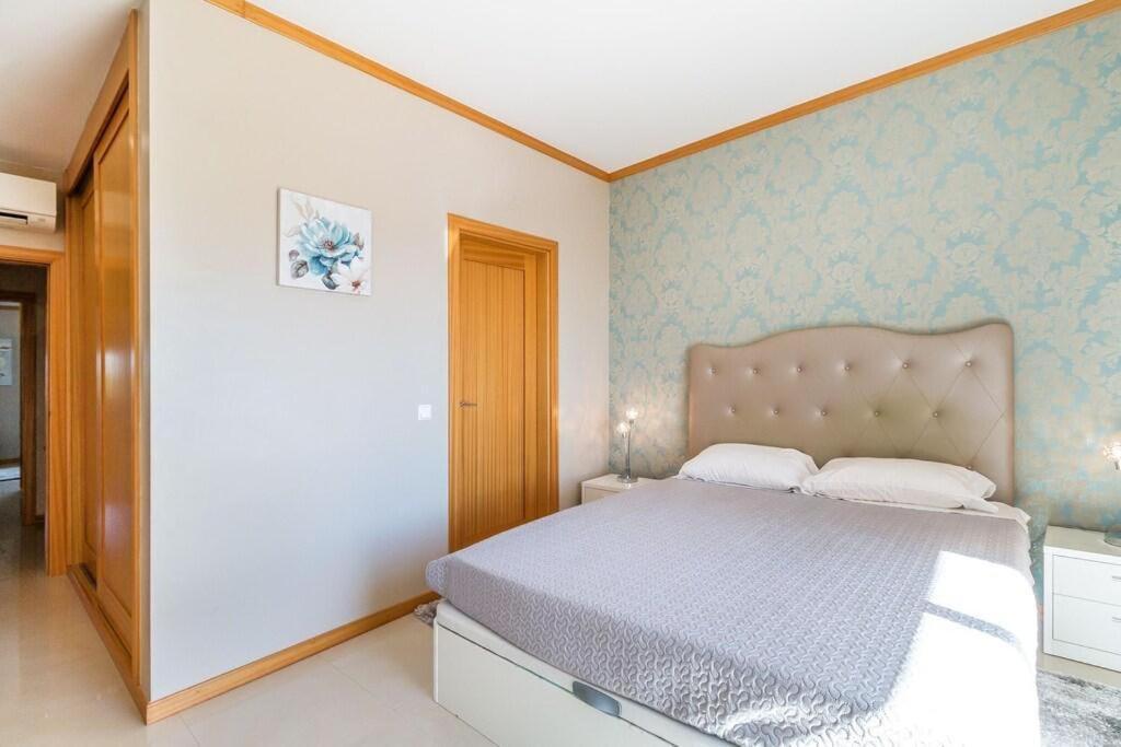 Villa Fantastic Townhouse With Pool And Sea Views à Albufeira Extérieur photo
