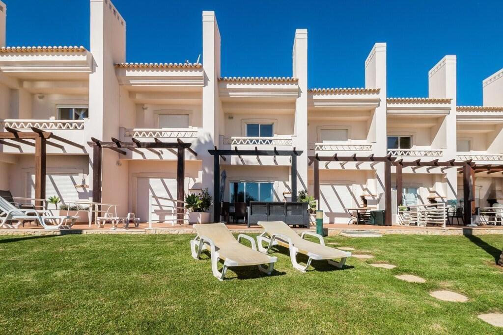 Villa Fantastic Townhouse With Pool And Sea Views à Albufeira Extérieur photo