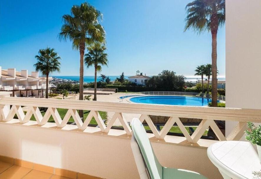Villa Fantastic Townhouse With Pool And Sea Views à Albufeira Extérieur photo