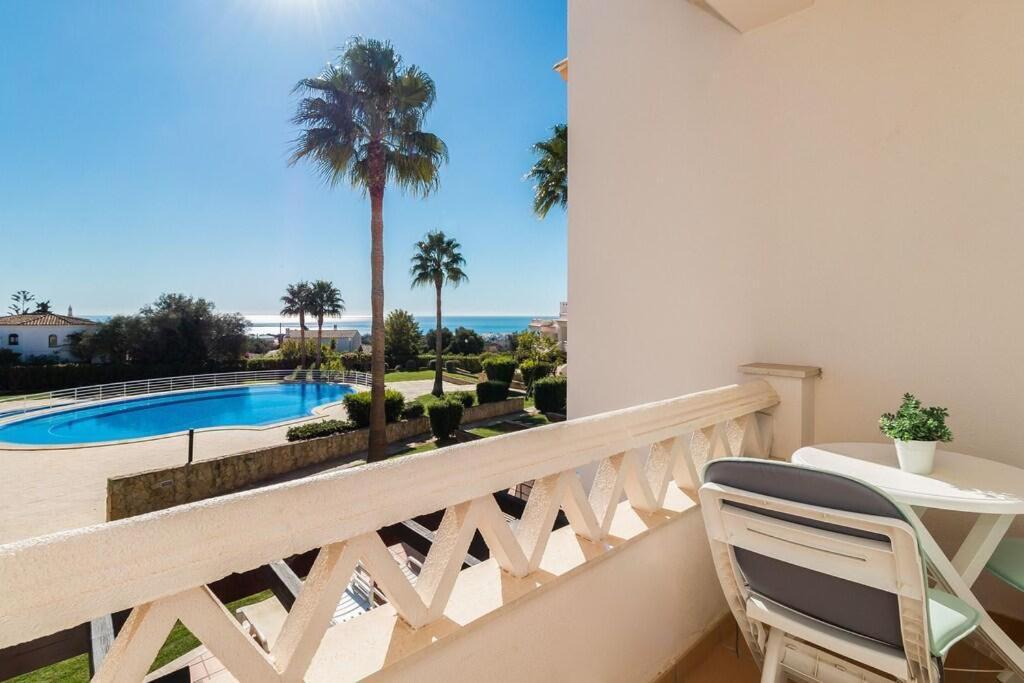 Villa Fantastic Townhouse With Pool And Sea Views à Albufeira Extérieur photo